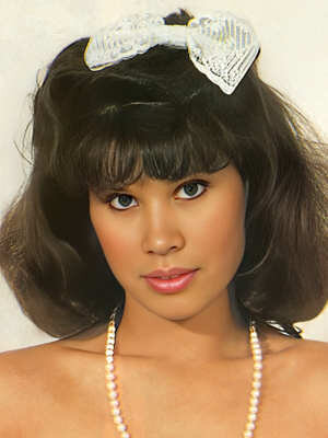 Лейси Логан