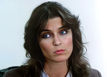 Лаура Лазар