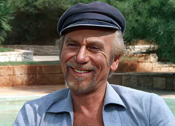 Никос Вандорос